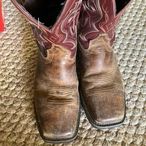 Justin 4643 Size 12D farm work boots